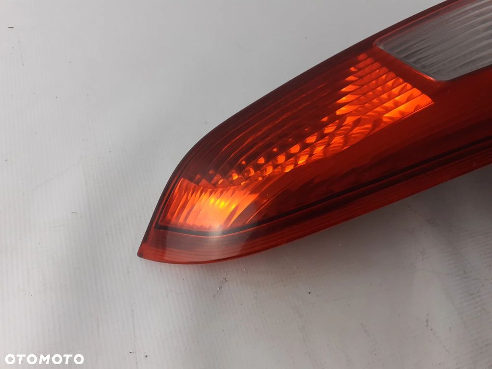 Lampa tylna Lewa Volvo V50 04-07r - 4