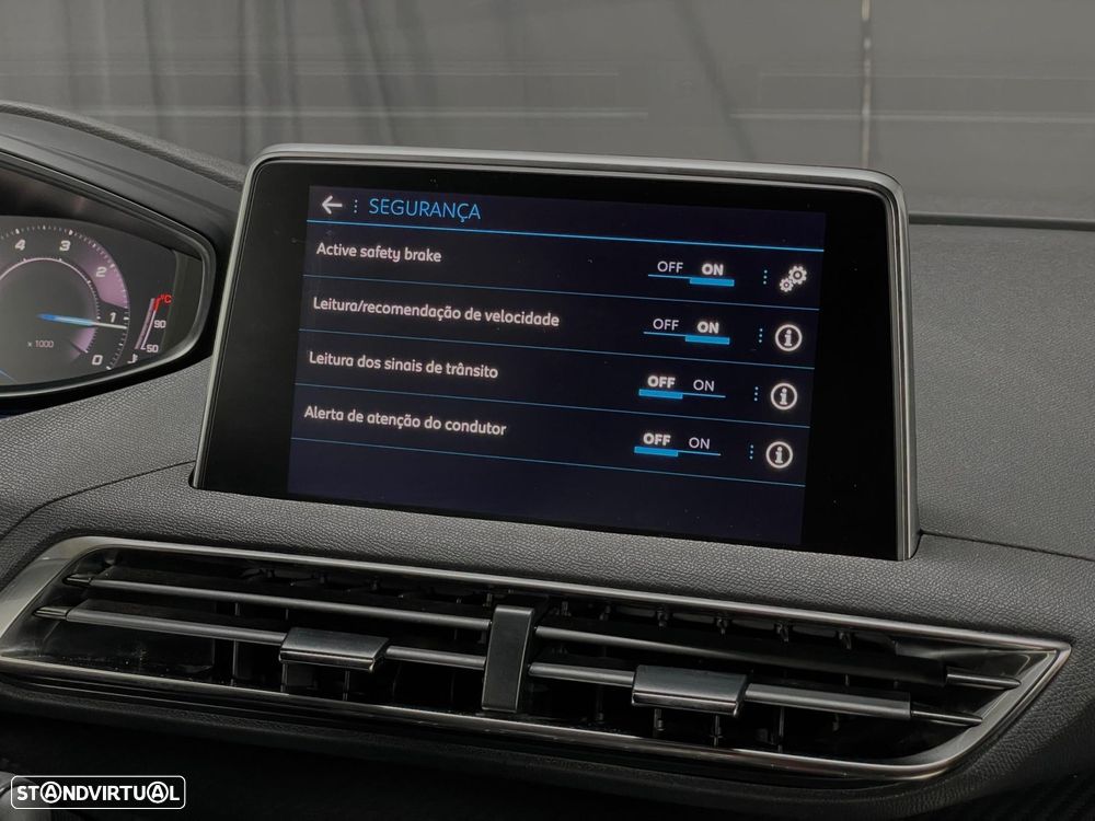 Peugeot 5008 1.5 BlueHDi Allure EAT8 - 17