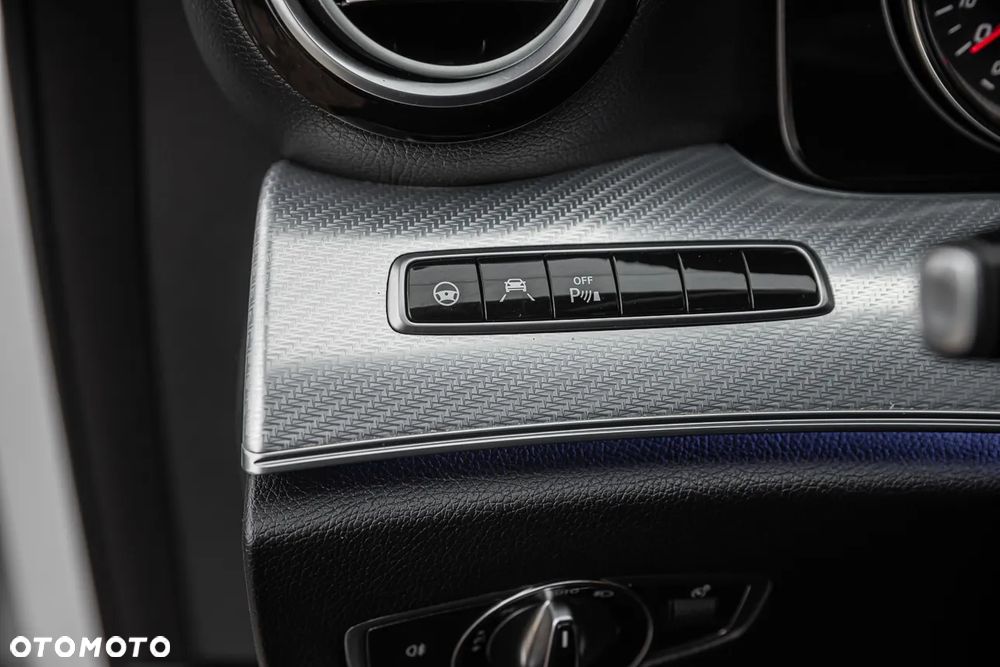 Mercedes-Benz Klasa E 220 d 4Matic All-Terrain 9G-TRONIC Exclusive - 18