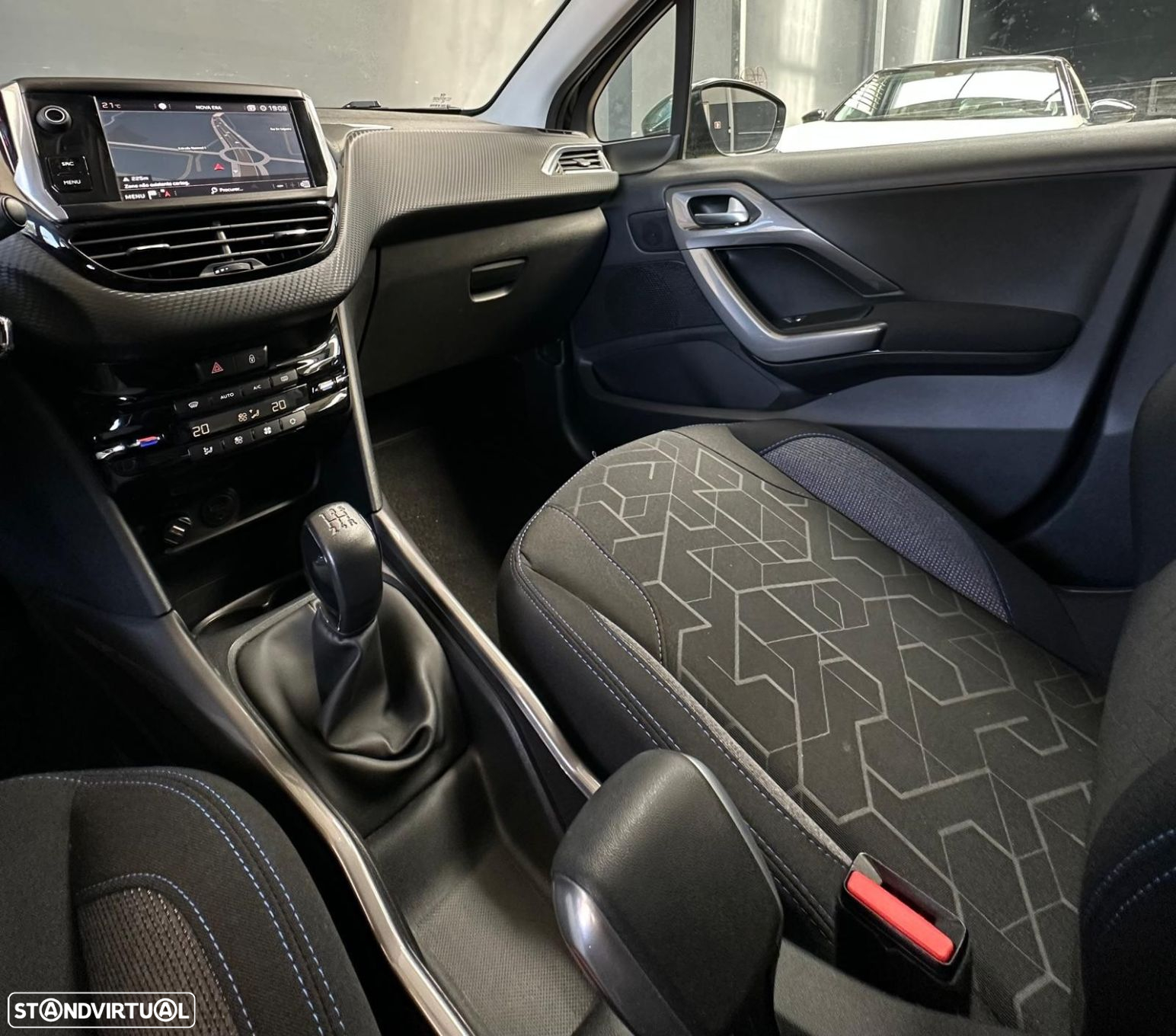 Peugeot 2008 1.2 PureTech Style - 22