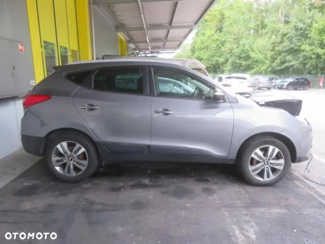 Hyundai ix35 2.0 CRDi Comfort 4WD - 2