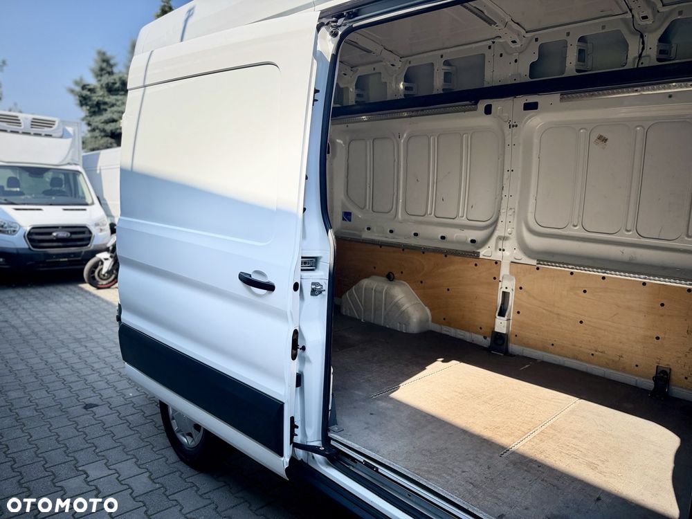 Ford Transit - 26
