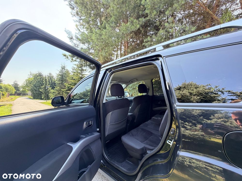Mitsubishi Outlander 2.0 DID Intense + - 18