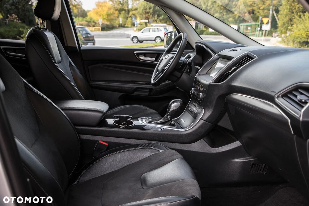 Ford S-Max - 17