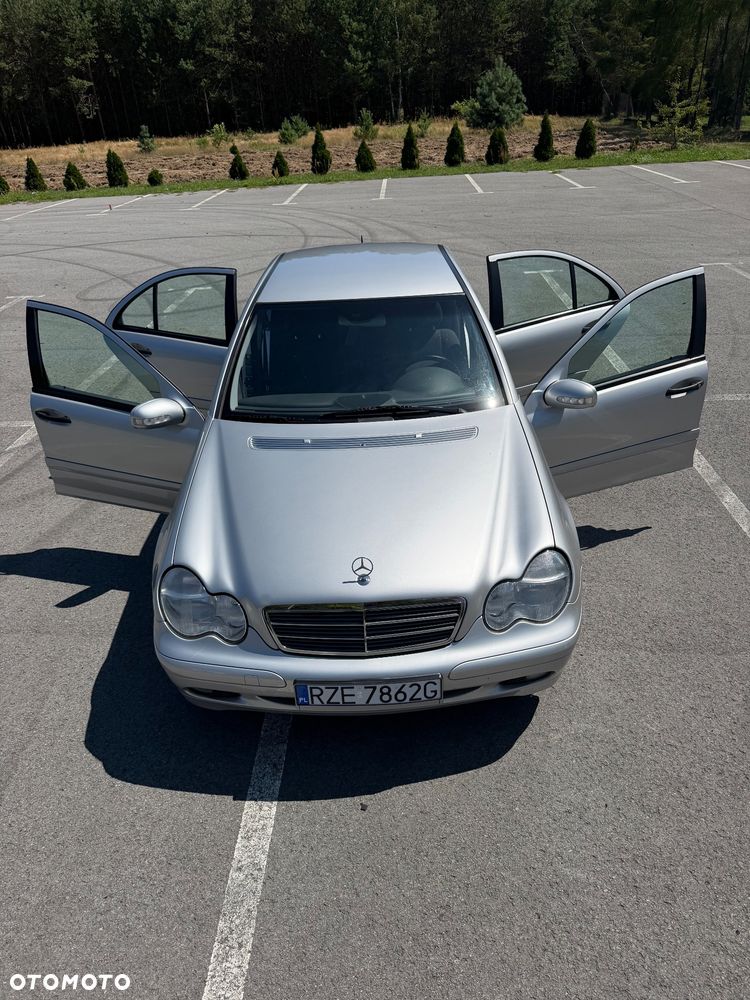Mercedes-Benz Klasa C 180 Kompressor Classic - 14