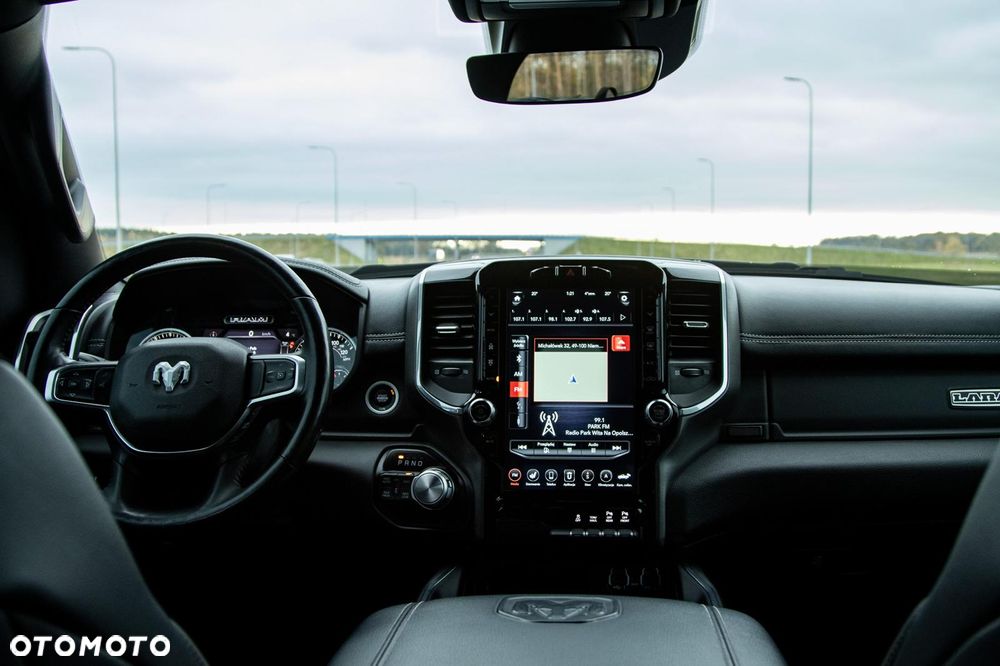 RAM 1500 5.7 Crew Cab Shortbed Laramie Black - 27