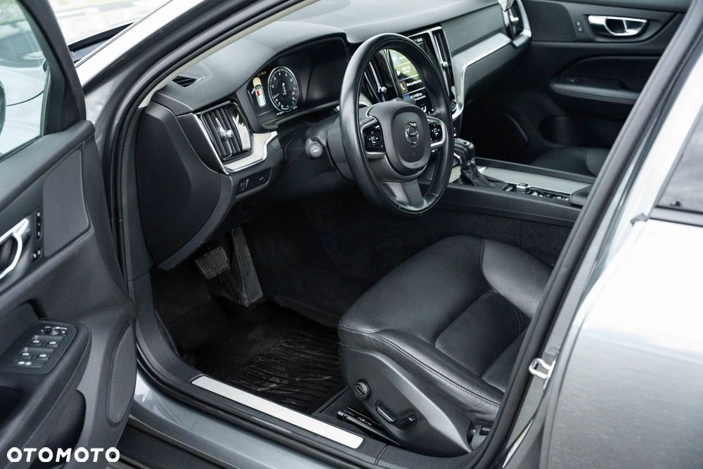 Volvo V60 Cross Country - 10