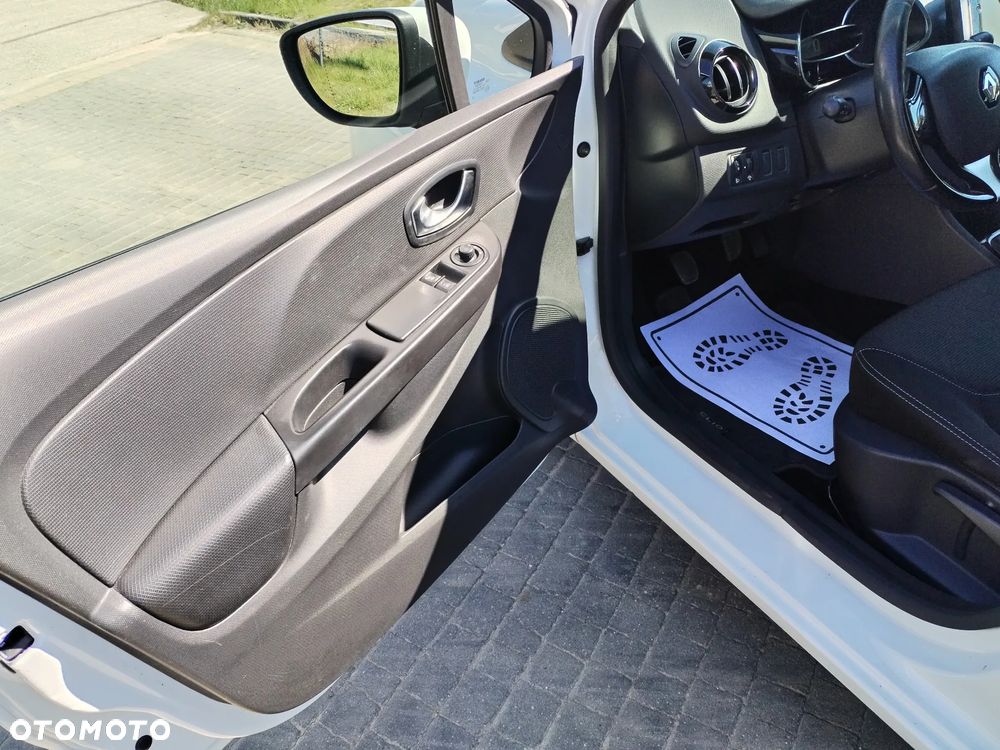 Renault Clio - 25