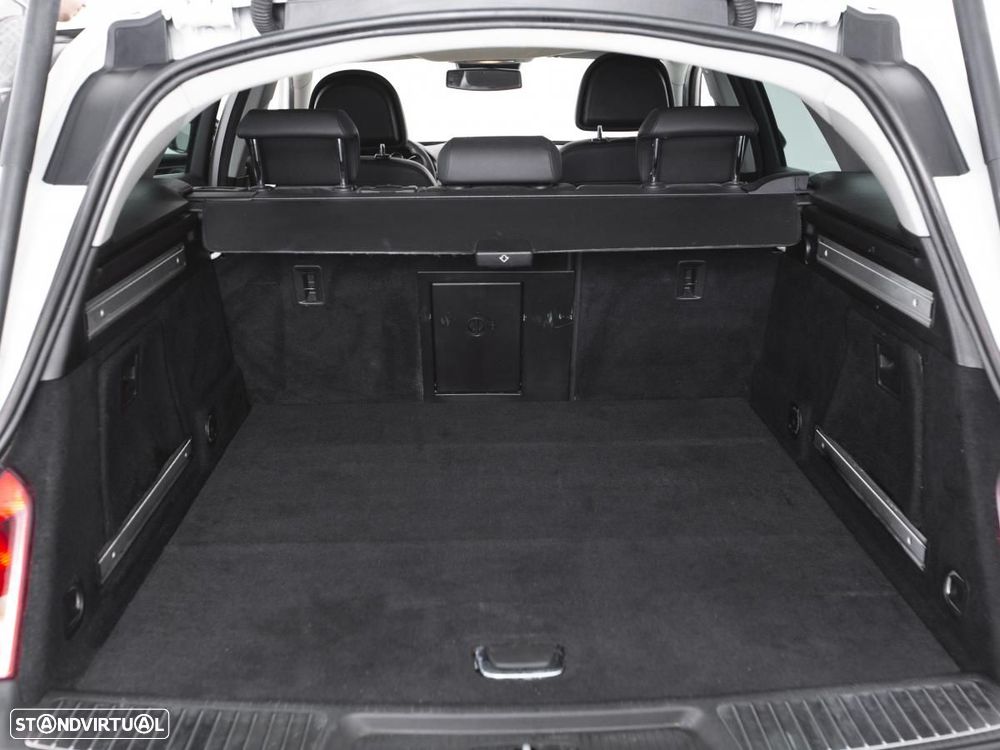 Opel Insignia Sports Tourer - 11