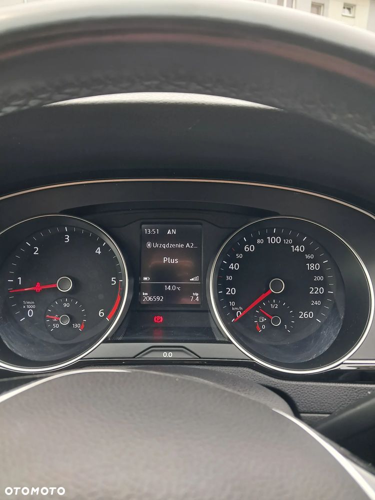 Volkswagen Passat - 8