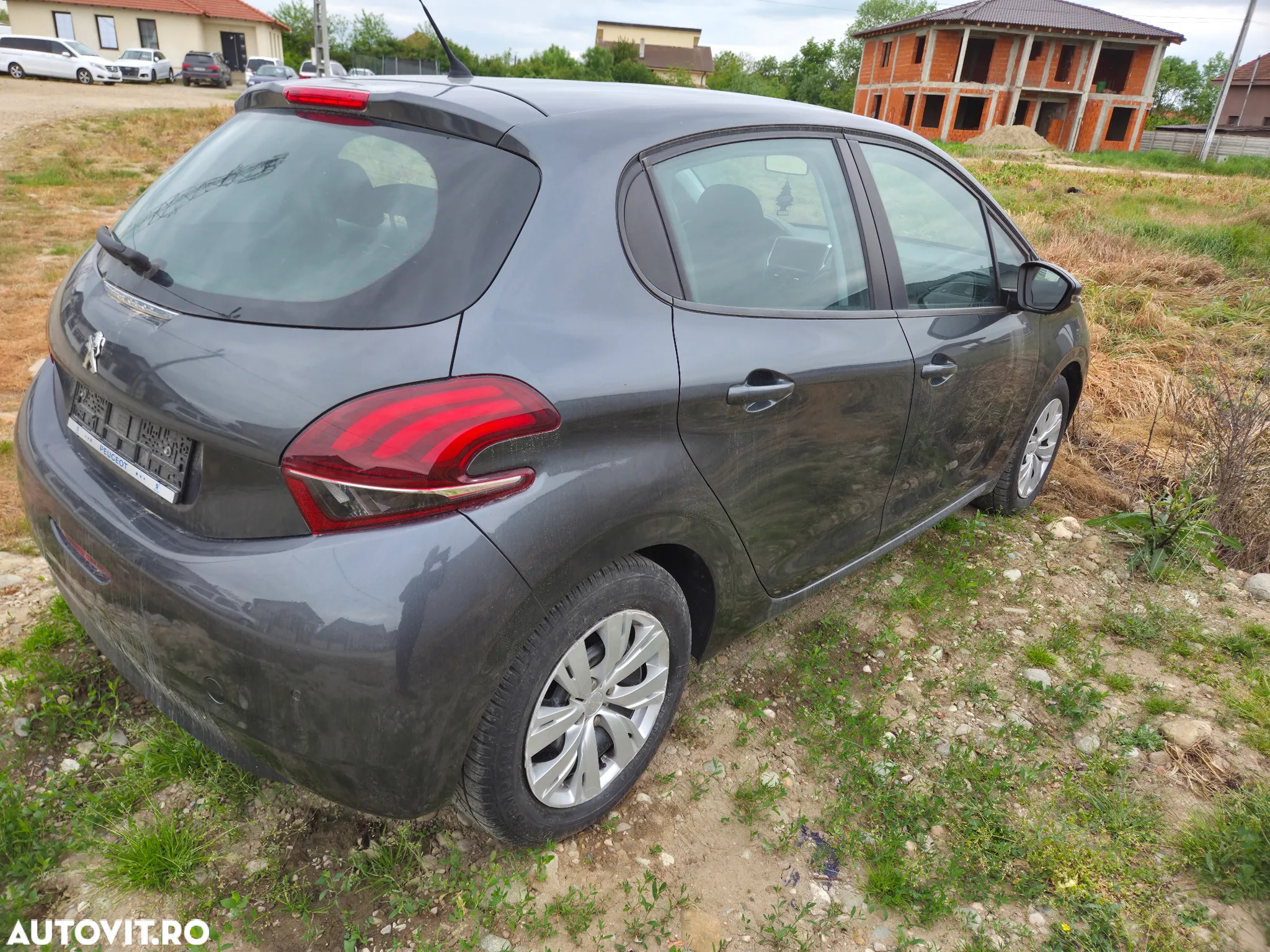 Peugeot 208 1.2 L PureTech Style - 4
