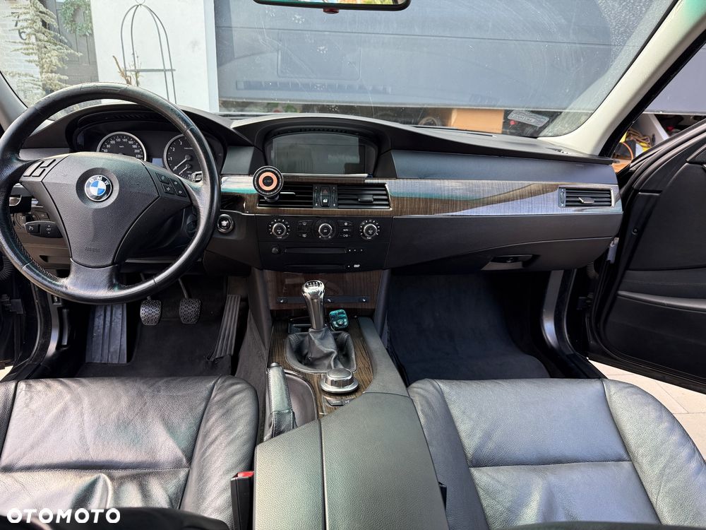 BMW Seria 5 525i - 12