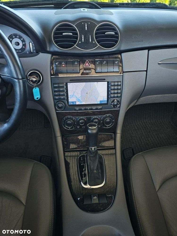 Mercedes-Benz CLK - 22