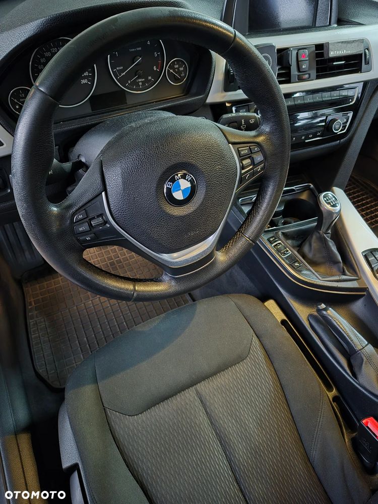 BMW Seria 3 318d - 10