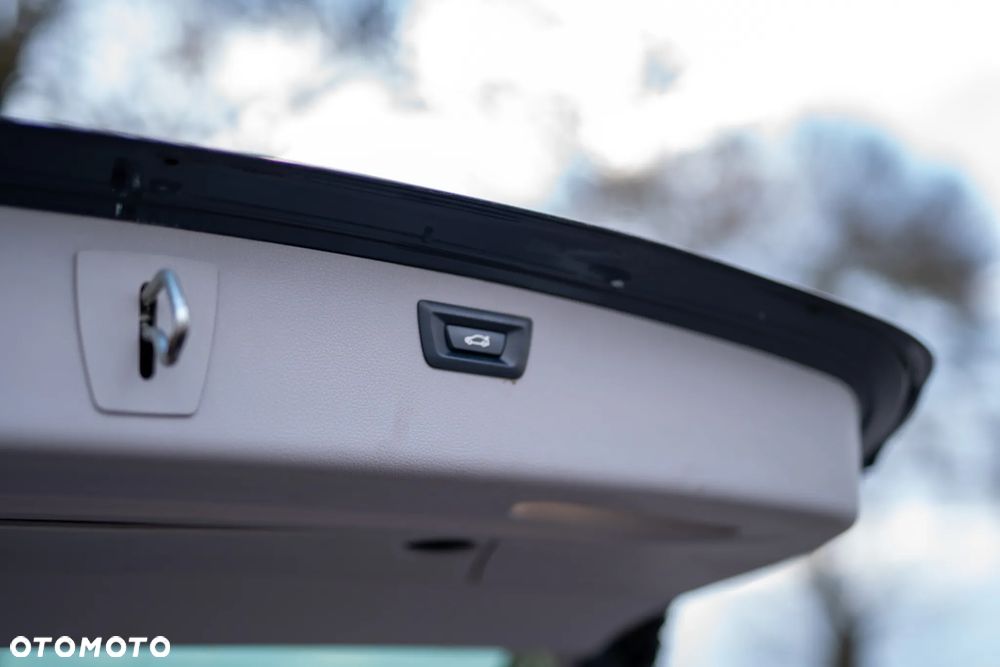 BMW Seria 3 318d - 9