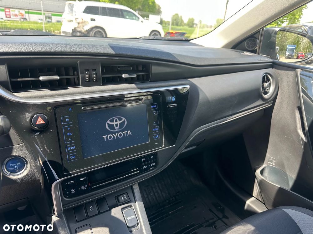 Toyota Auris - 13