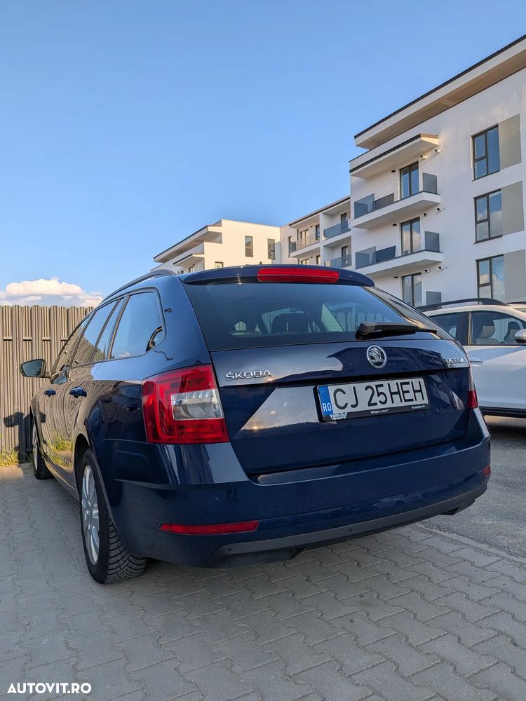 Skoda Octavia 1.6 TDI DSG Style - 3