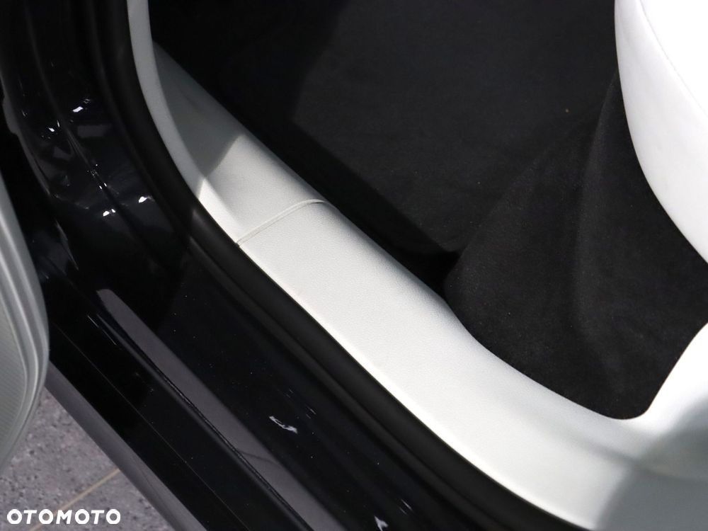 Porsche Macan T - 32