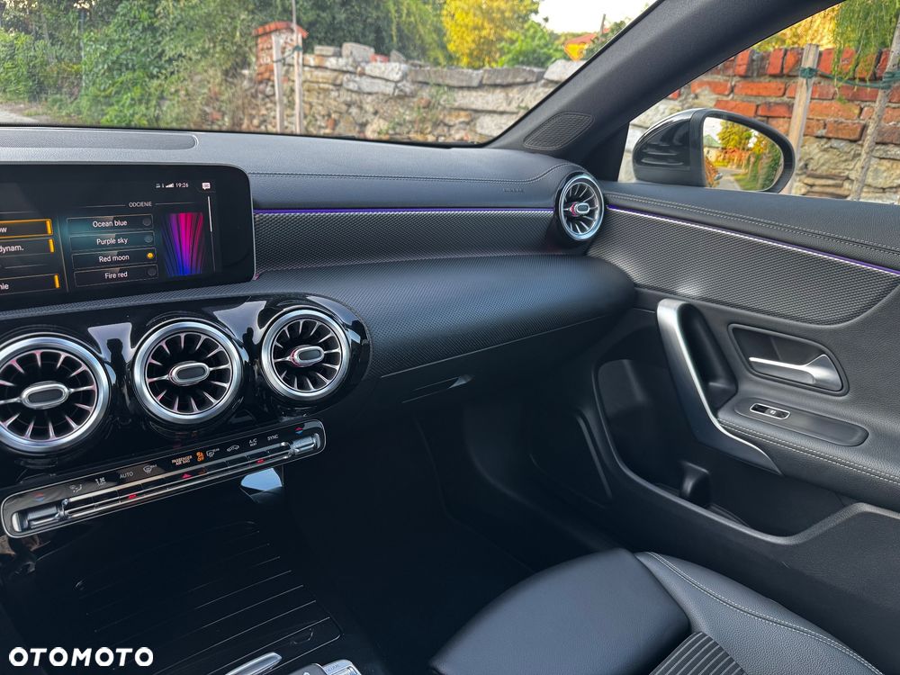 Mercedes-Benz CLA 220 7G-DCT Progressive - 29