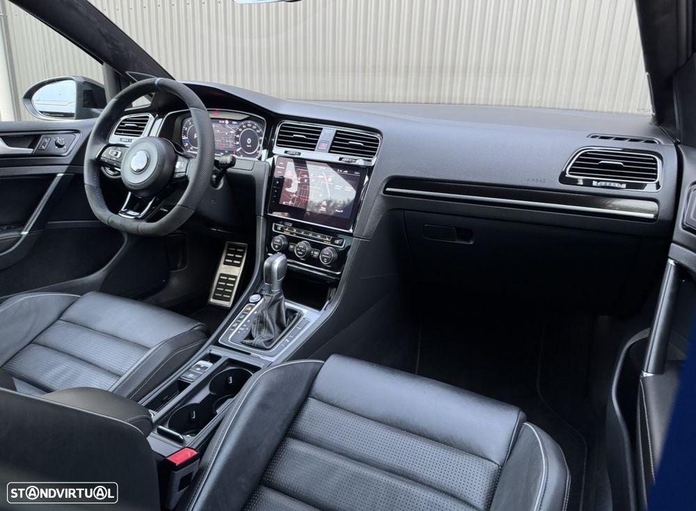 VW Golf R 4Motion (BlueMotion ) DSG - 23
