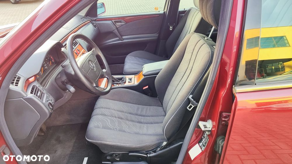 Mercedes-Benz Klasa E 200 CDI Elegance - 12