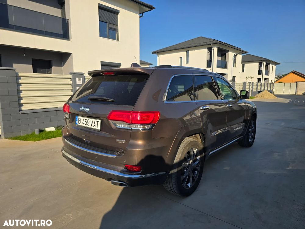 Jeep Grand Cherokee - 24
