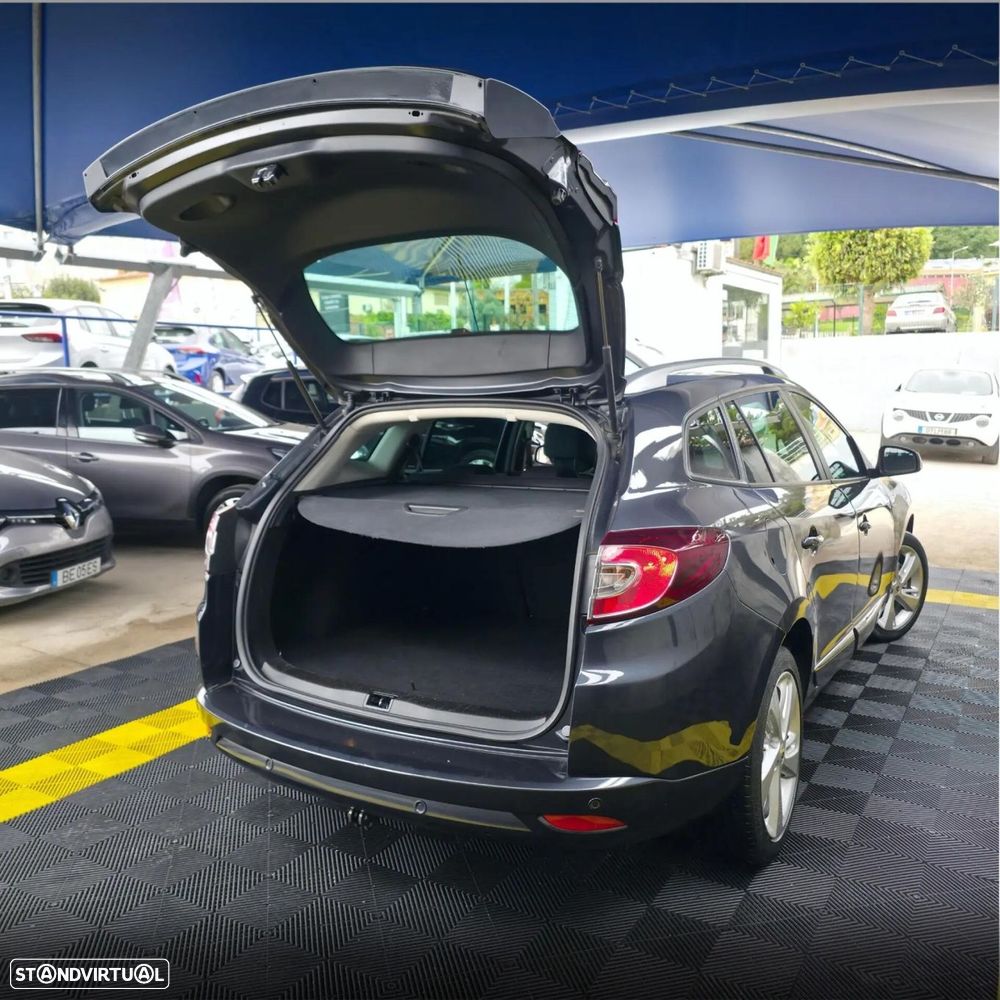 Renault Mégane Sport Tourer - 16