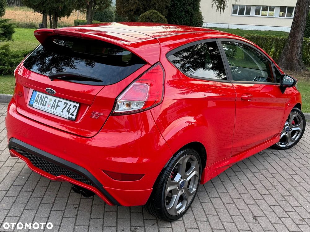 Ford Fiesta ST - 33
