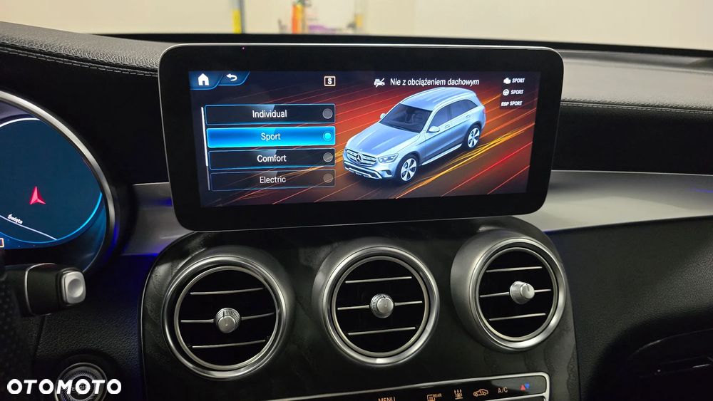 Mercedes-Benz GLC 300 de 4Matic 9G-TRONIC AMG Line Plus - 22