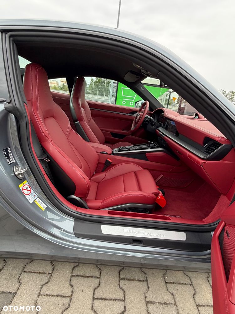 Porsche 911 Carrera - 6