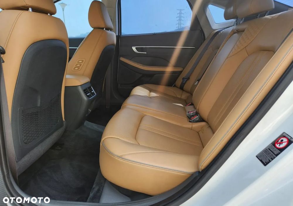 Hyundai Sonata - 17