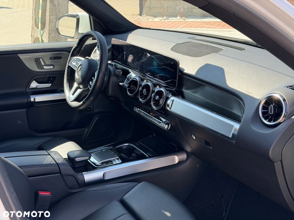 Mercedes-Benz GLB 250 4-Matic 8G-DCT - 32