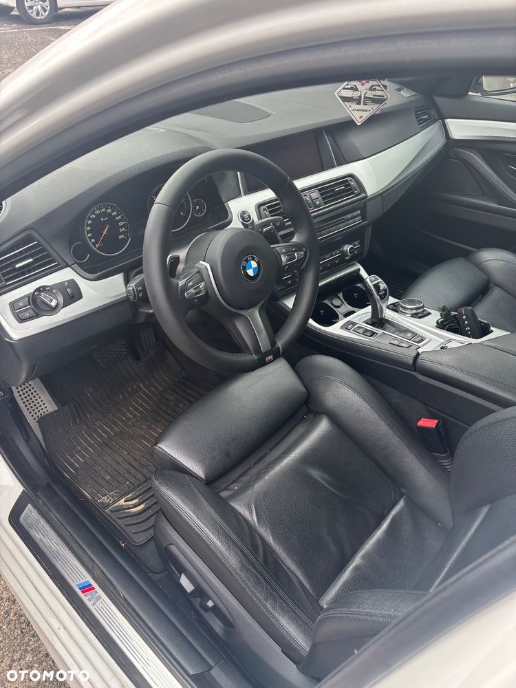 BMW Seria 5 525d xDrive - 4