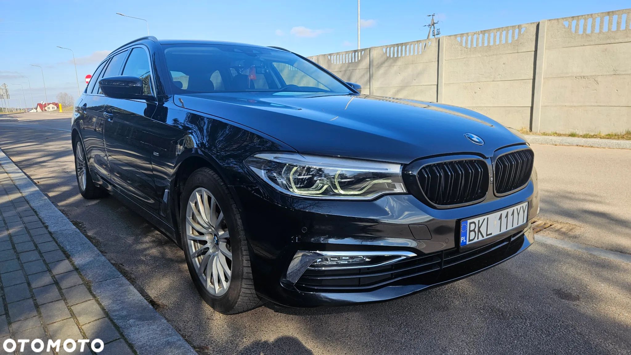 BMW Seria 5 520d Touring Luxury Line - 1