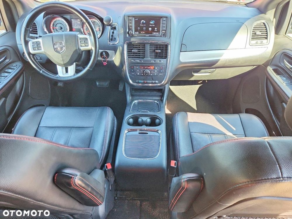 Dodge Grand Caravan 3.6 R/T - 29