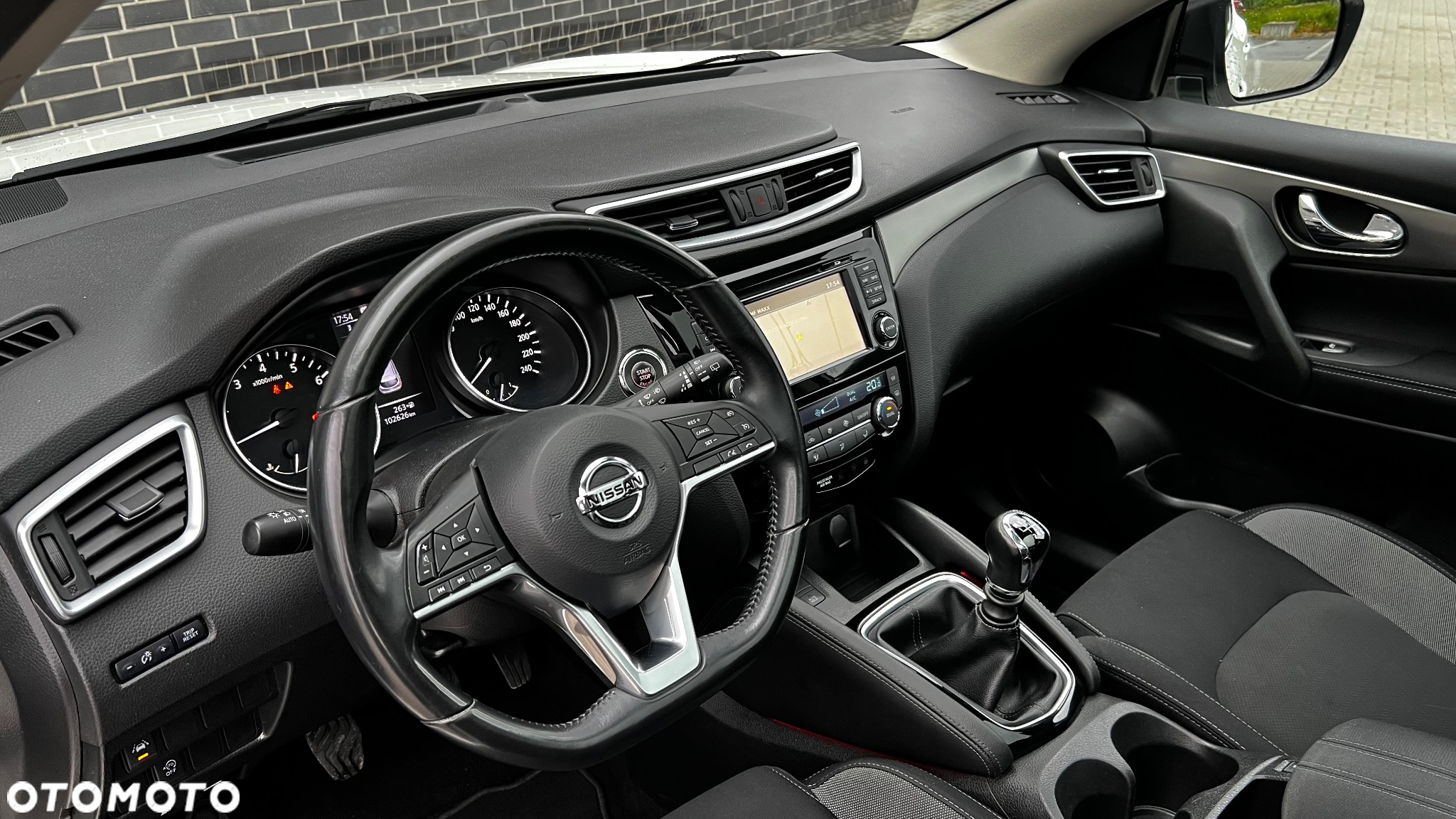 Nissan Qashqai 1.6 DIG-T N-Connecta - 26