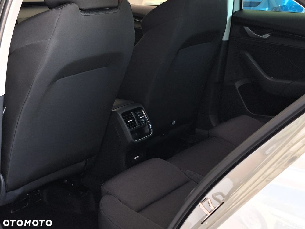 Skoda Octavia 1.5 TSI mHEV Drive Essence DSG - 18