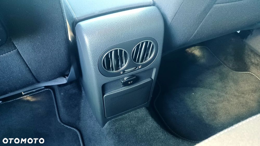 Volkswagen Golf Plus - 11