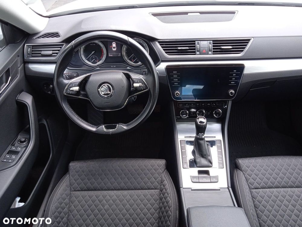 Skoda Superb 1.5 TSI Ambition DSG - 9