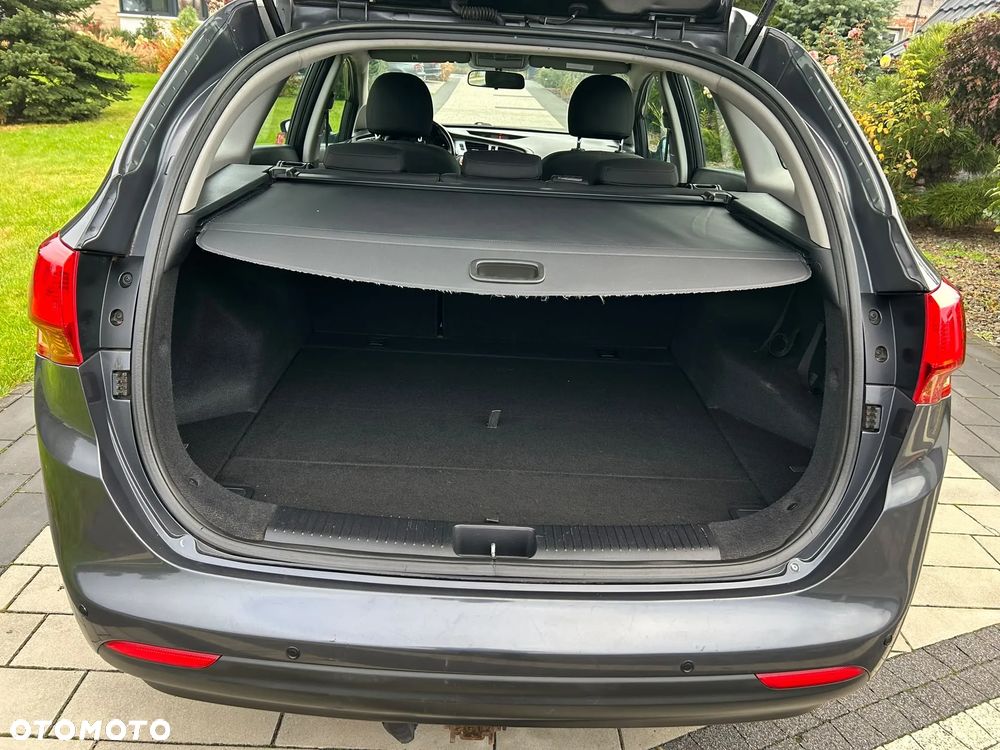 Kia Ceed - 9