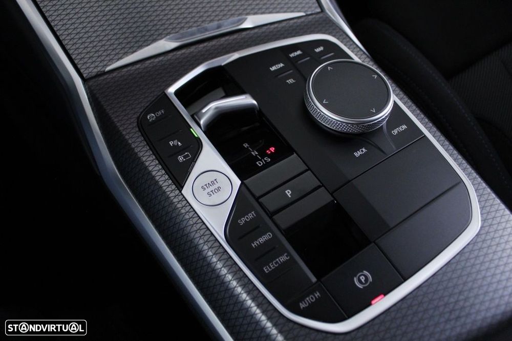 BMW 330 e Pack Desportivo M Auto - 33