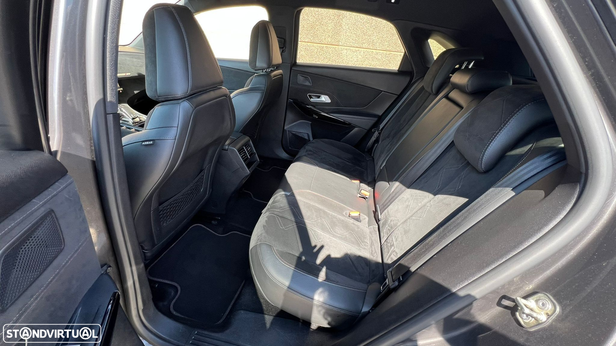 DS DS7 Crossback 1.5 BlueHDi Performance Line EAT8 - 6