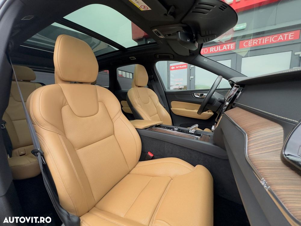 Volvo XC 60 Recharge T8 Twin Engine eAWD Inscription - 25