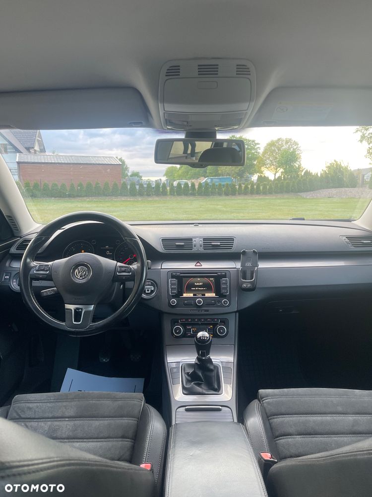 Volkswagen Passat 2.0 TDI DPF Highline - 21