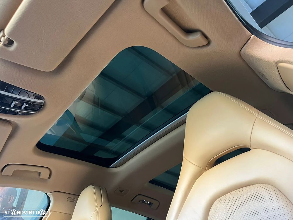 Porsche Panamera Sport Turismo 4 E-Hybrid Edition 10 Anos - 31