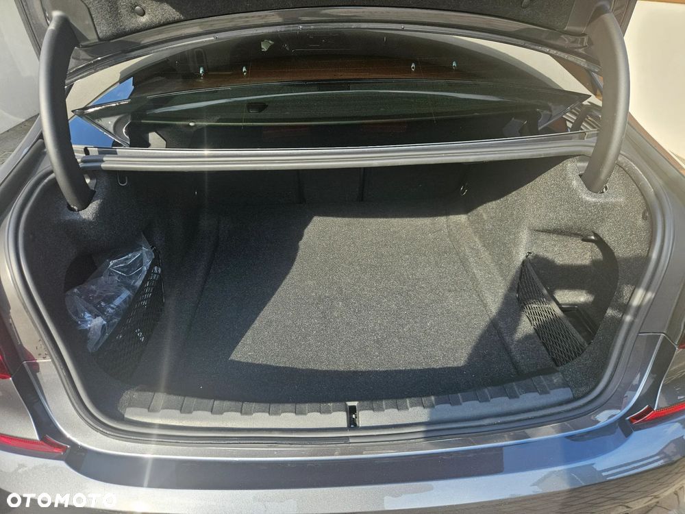 BMW Seria 3 318i M Sport - 8