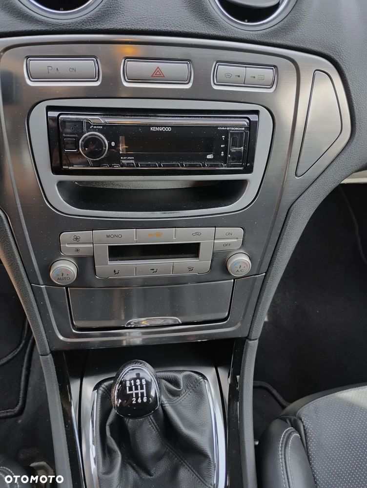 Ford Mondeo 2.0 TDCi Titanium - 24