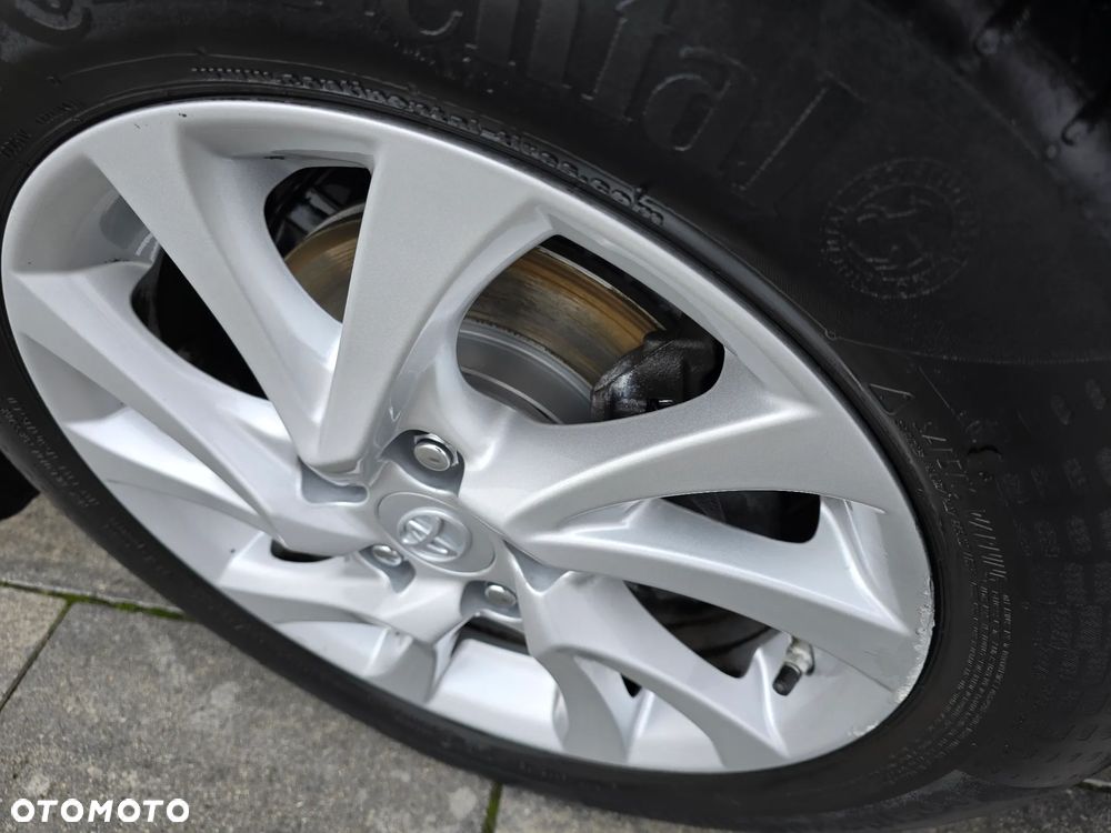 Toyota Auris Hybrid 135 Premium - 33