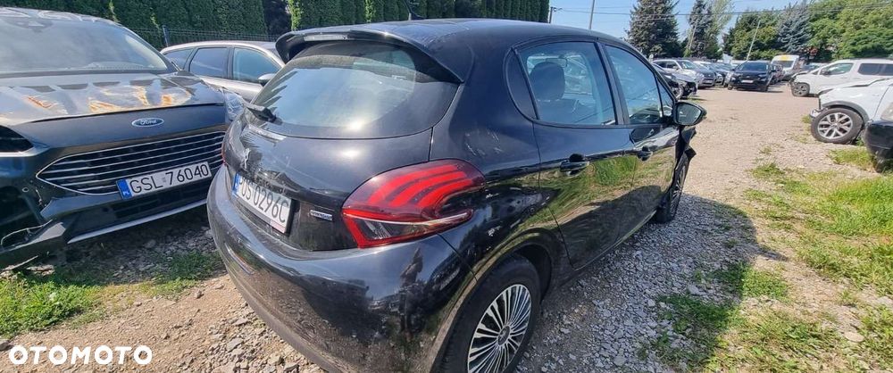 Peugeot 208 - 5