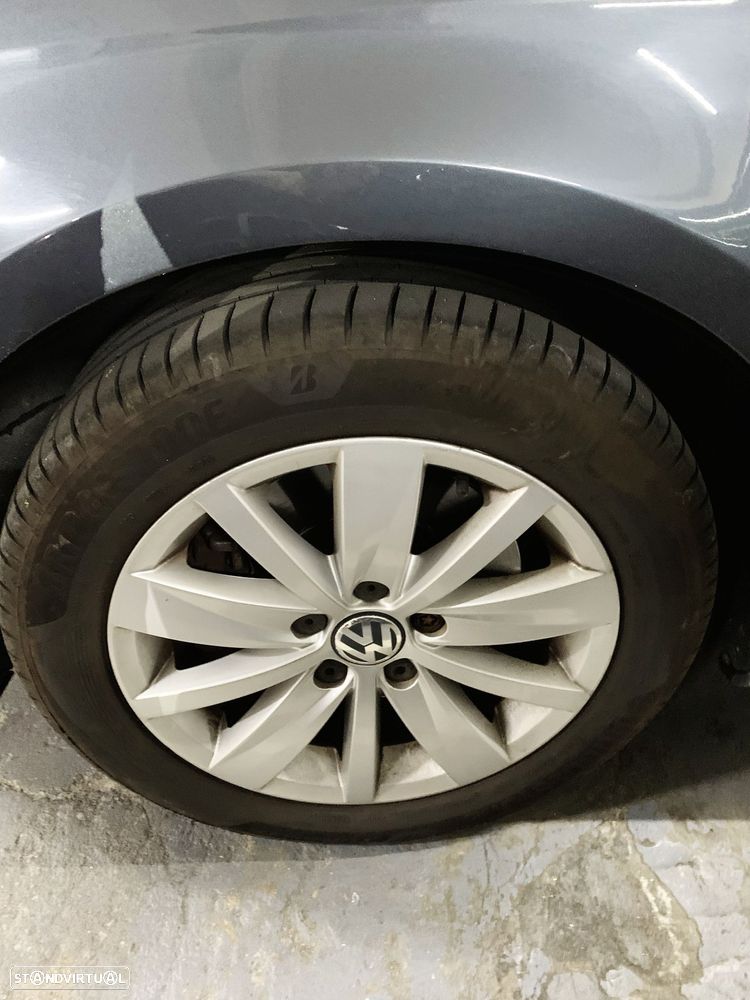 VW Passat Variant 1.6 TDI BlueMotion Comfortline - 4